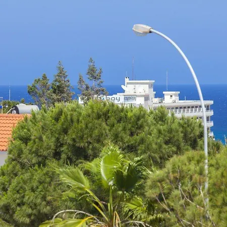 Renting This With Large Private Pool 40 فيلة *