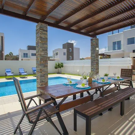 Βίλα Renting This With Large Private Pool 40 Πρωταράς