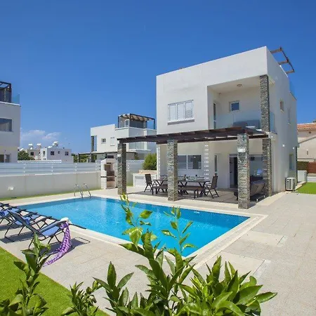Βίλα Renting This With Large Private Pool 40