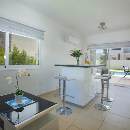 Villa Renting This With Large Private Pool 40